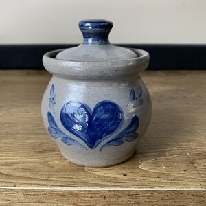 Rowe Pottery Works Salt Glazed Stoneware Crock 2000 With Lid Heart 3”